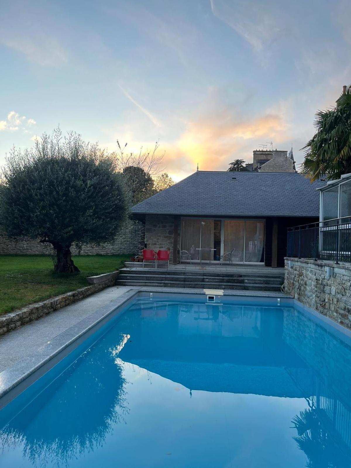 Villa Tourelle Динан Экстерьер фото